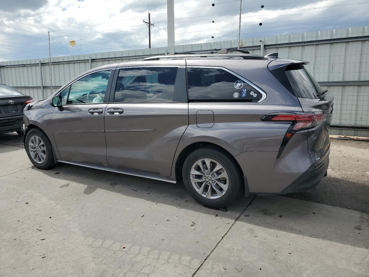 2022 TOYOTA SIENNA LE VIN:5TDKSKFC6NS049921