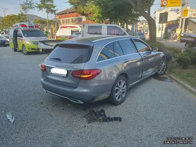 2016 Mercedes-Benz C 220 536KMWDDWH0FB9GF2 VIN:536KMWDDWH0FB9GF2