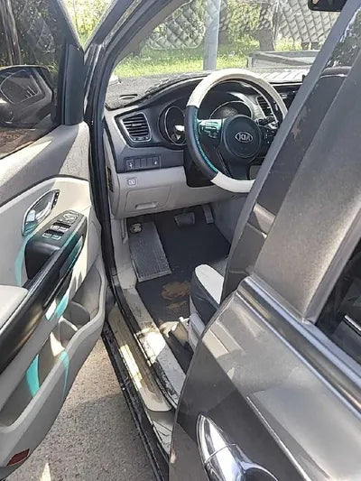 2015 Kia Carnival VIN:
