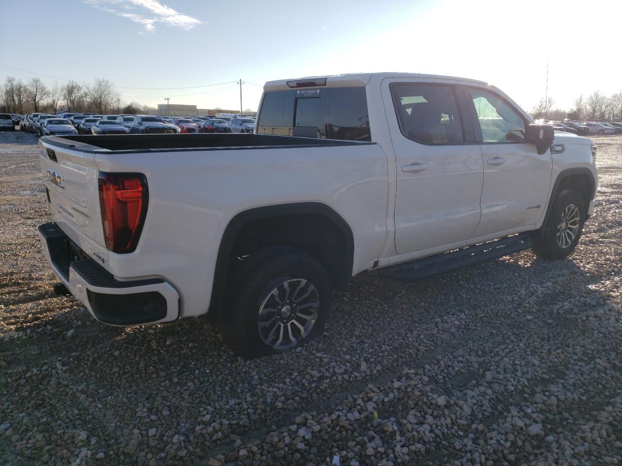 2022 GMC SIERRA K1500 AT4 VIN:1GTUUEET9NZ601688