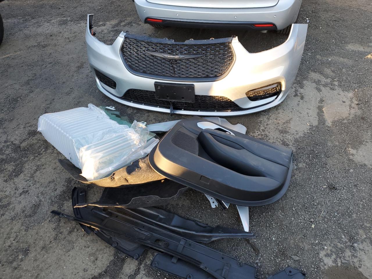 2023 CHRYSLER PACIFICA HYBRID TOURING L VIN:2C4RC1L75PR627046