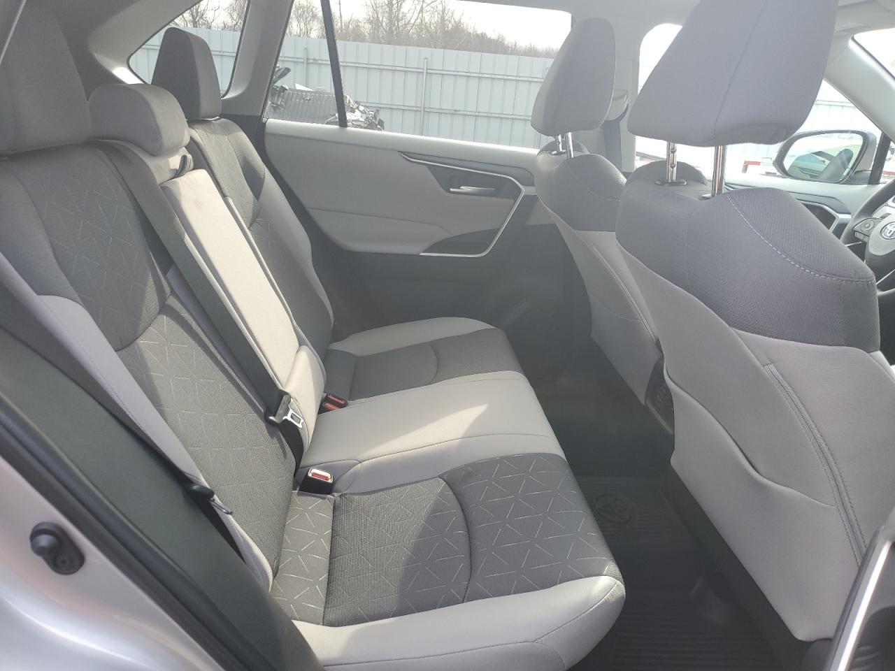 2024 TOYOTA RAV4 XLE VIN:2T3RWRFV5RW243907