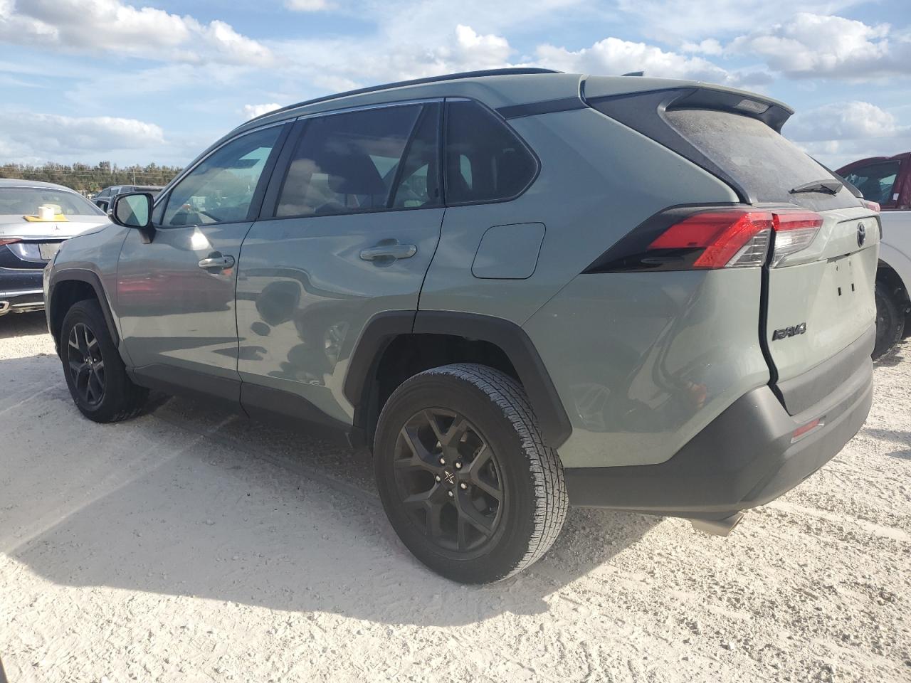 2023 TOYOTA RAV4 XLE VIN:2T3W1RFV2PW264213