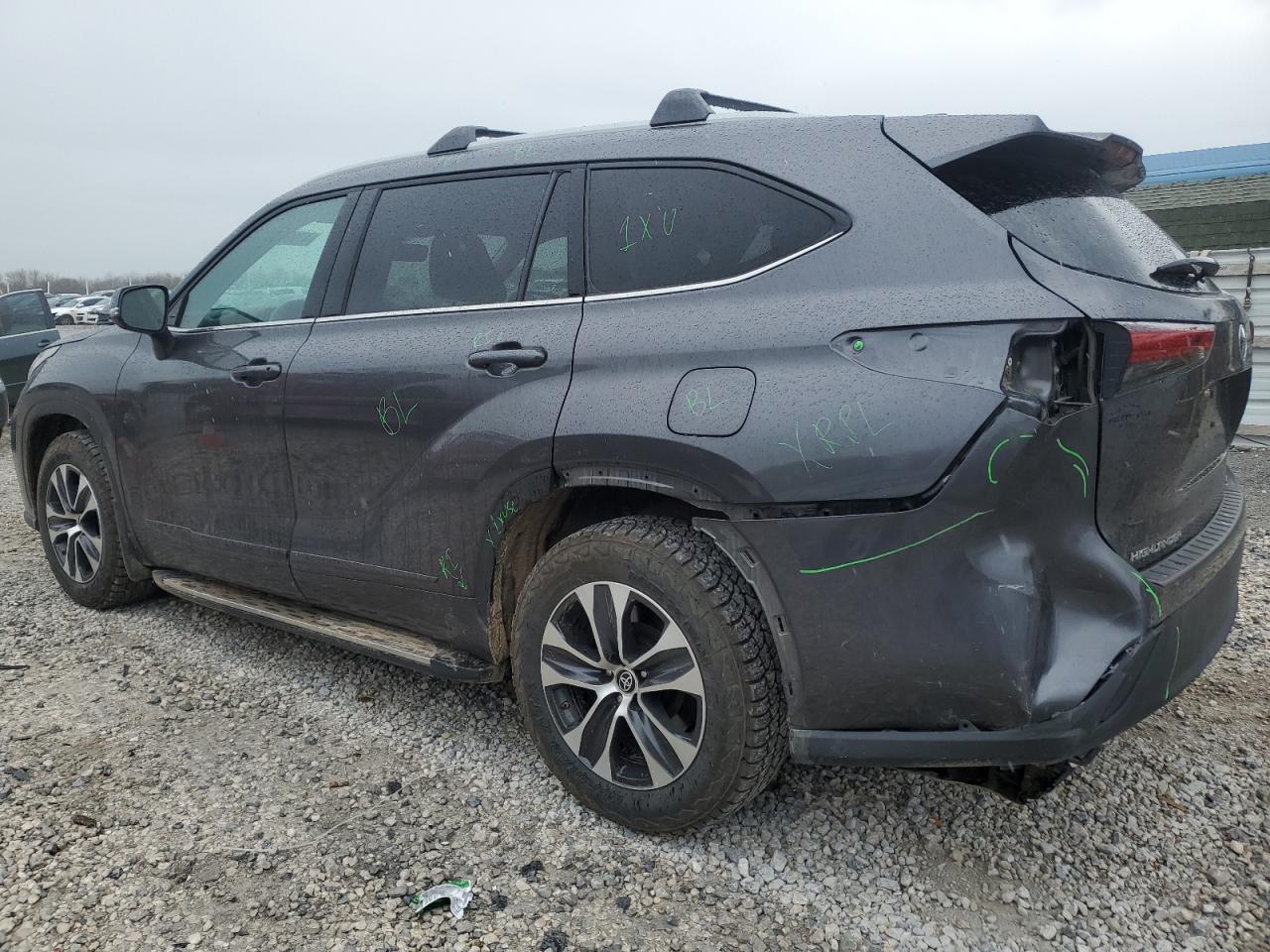 2022 TOYOTA HIGHLANDER XLE VIN:5TDGZRBH8NS586012