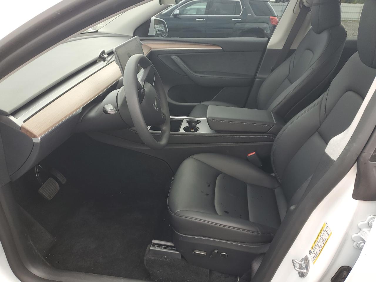 2024 TESLA MODEL Y  VIN:7SAYGDEE1RF084714