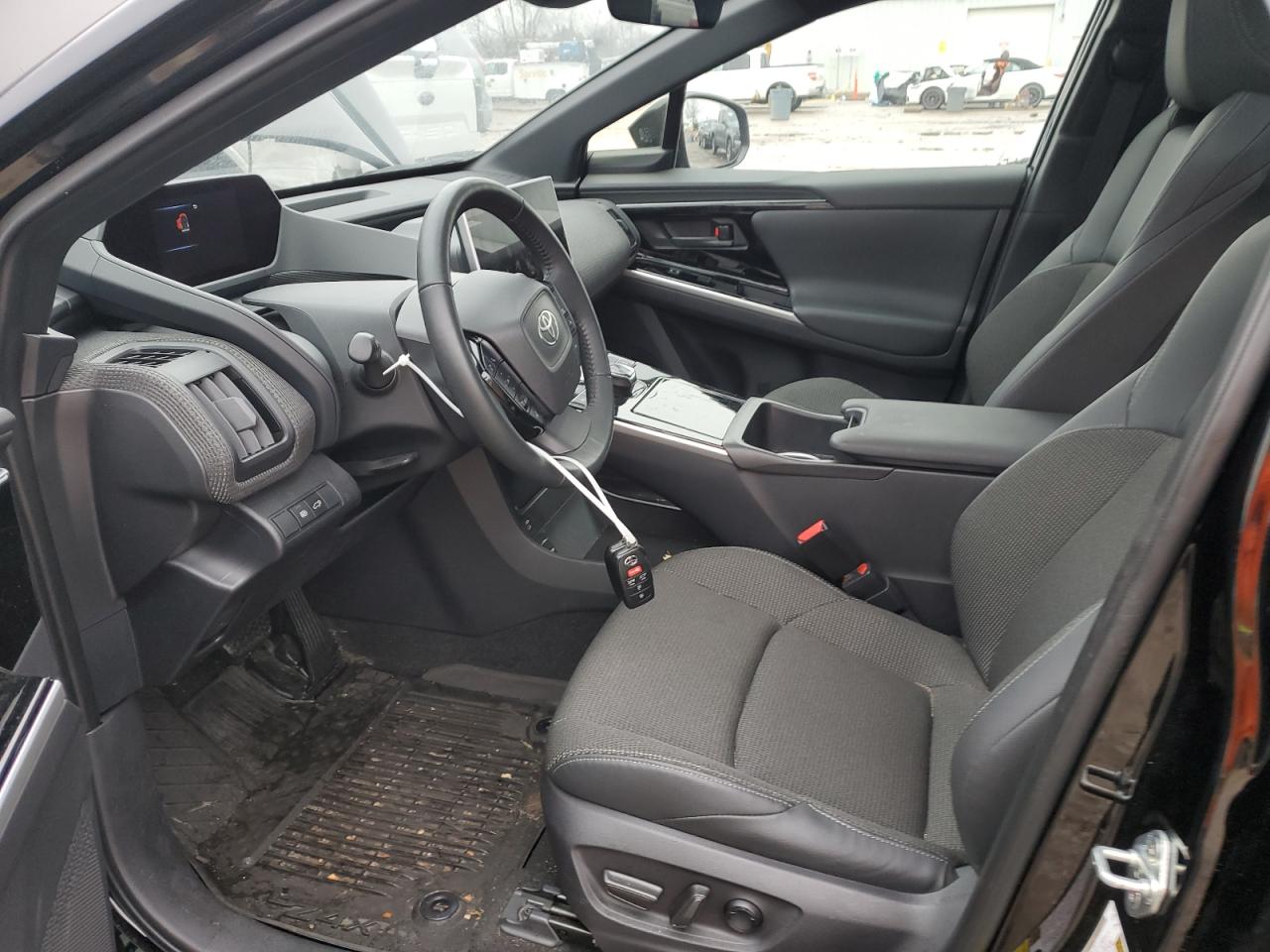 2024 TOYOTA BZ4X XLE VIN:JTMABACA1RA054942