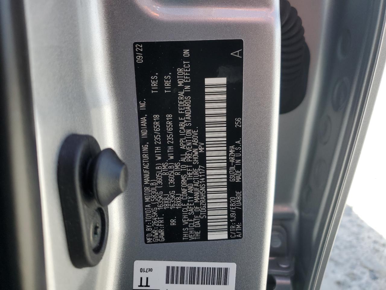 2022 TOYOTA HIGHLANDER XLE VIN:5TDGZRAH5NS141177