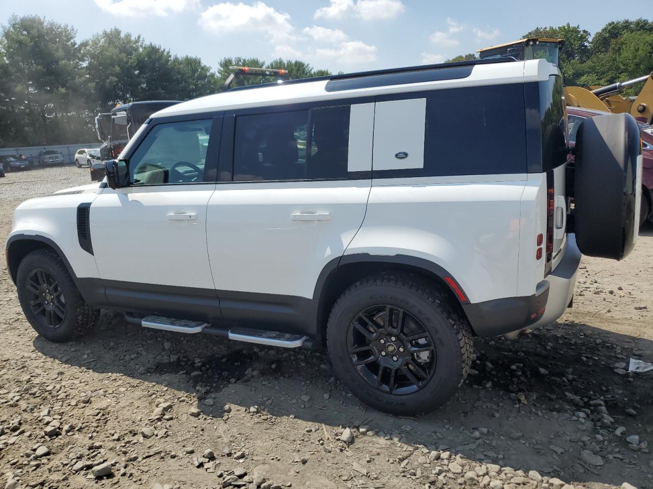 2024 LAND ROVER DEFENDER 110 S VIN:SALEJ7EUXR2264053