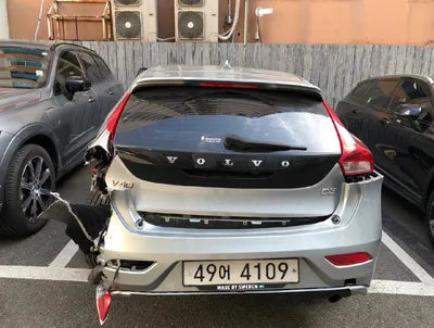 2017 Volvo V40 YV1MV79K0H2422437 VIN:YV1MV79K0H2422437