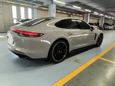 2022 Porsche Panamera VIN: