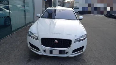 2016 Jaguar XF VIN:
