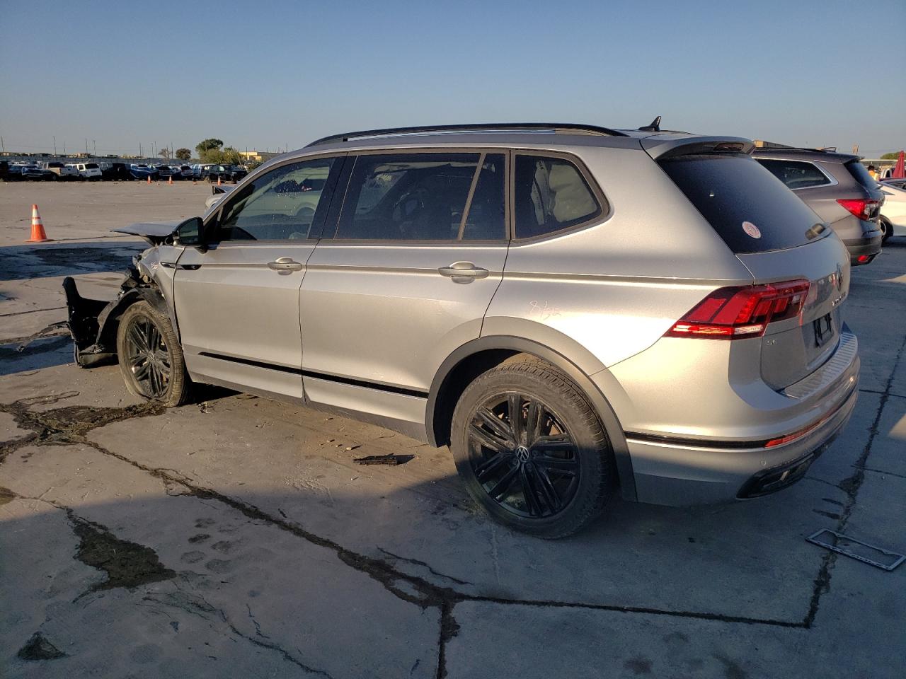 2022 VOLKSWAGEN TIGUAN SE R-LINE BLACK VIN:3VVCB7AX6NM099568