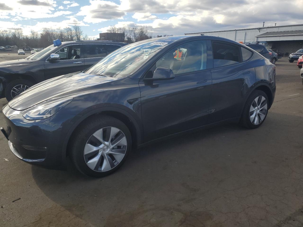 2024 TESLA MODEL Y  VIN:7SAYGDEE8RF986406