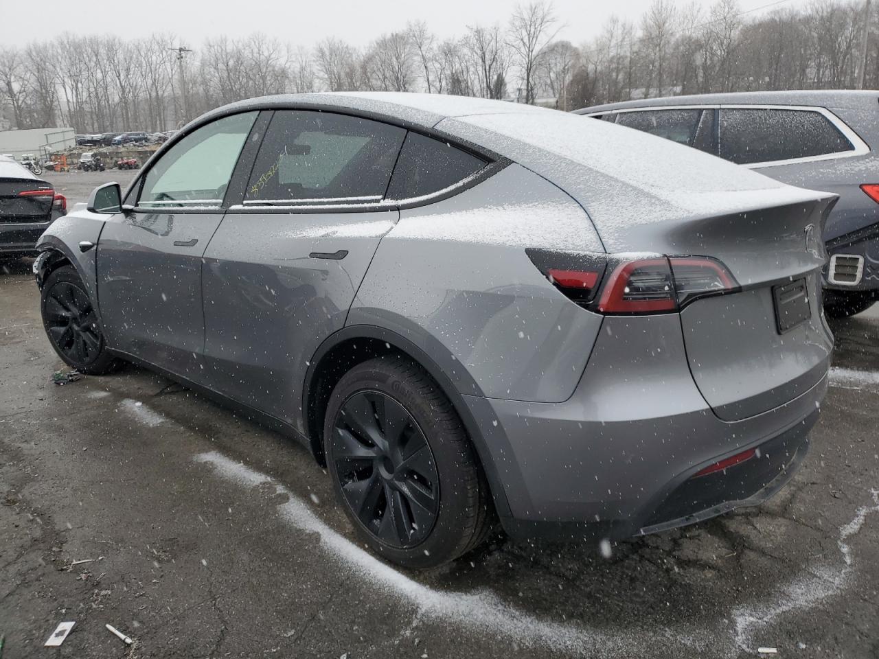 2024 TESLA MODEL Y  VIN:7SAYGAEE3RF185770