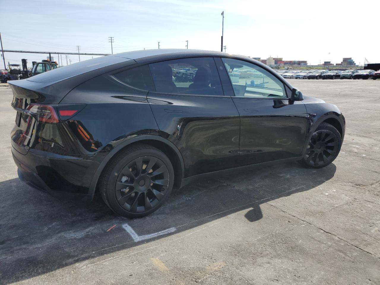 2023 TESLA MODEL Y  VIN:7SAYGDEE6PF923897