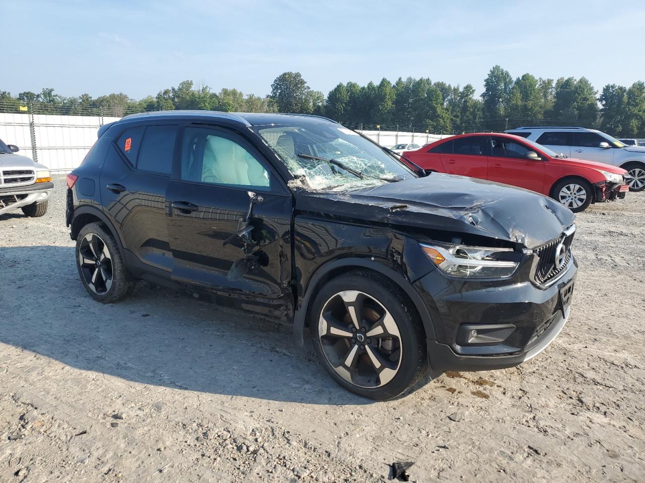 2022 VOLVO XC40 T5 MOMENTUM VIN:YV4162UK8N2647975