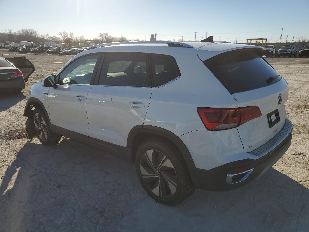 2024 VOLKSWAGEN TAOS SE VIN:3VVUX7B25RM039795