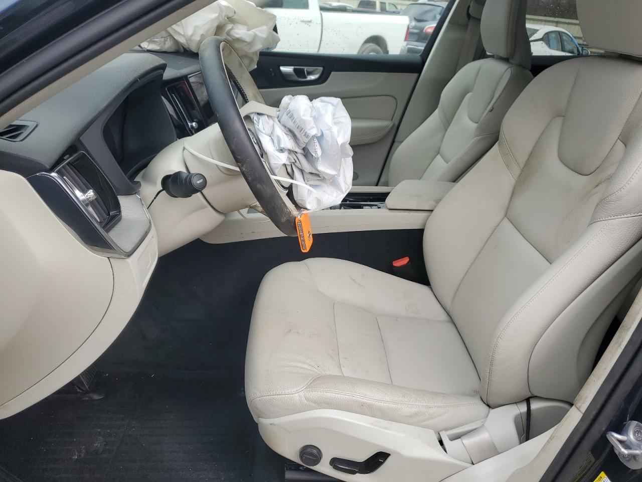 2024 VOLVO XC60 PLUS VIN:YV4L12RL4R1829838