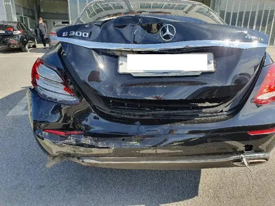 2018 Mercedes-Benz E 300 WDDZF4KB5JA318435 VIN:WDDZF4KB5JA318435