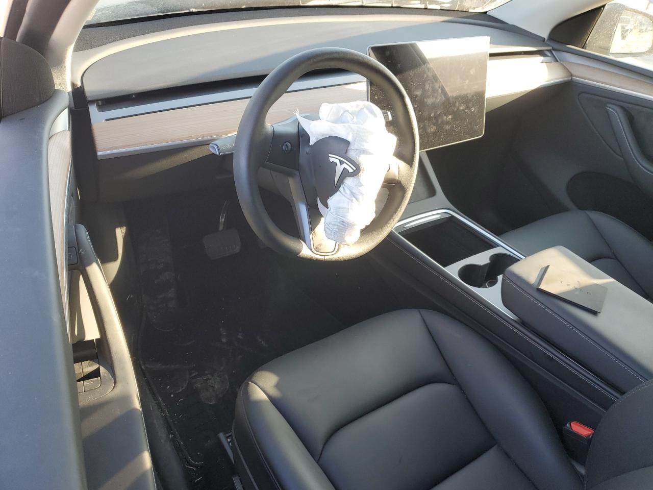 2024 TESLA MODEL Y  VIN:7SAYGDEE0RA275960