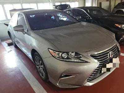 2018 Lexus ES 300 VIN: