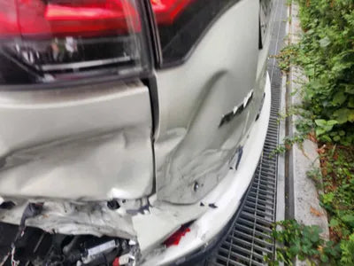 2019 Toyota RAV4 JTMYFREV9JD132615 VIN:JTMYFREV9JD132615