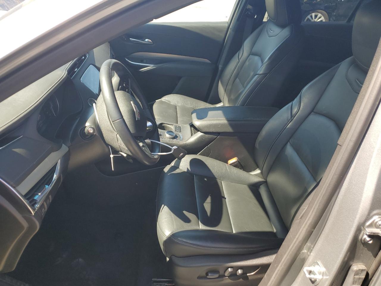 2023 CADILLAC XT4 PREMIUM LUXURY VIN:1GYFZCR42PF170188