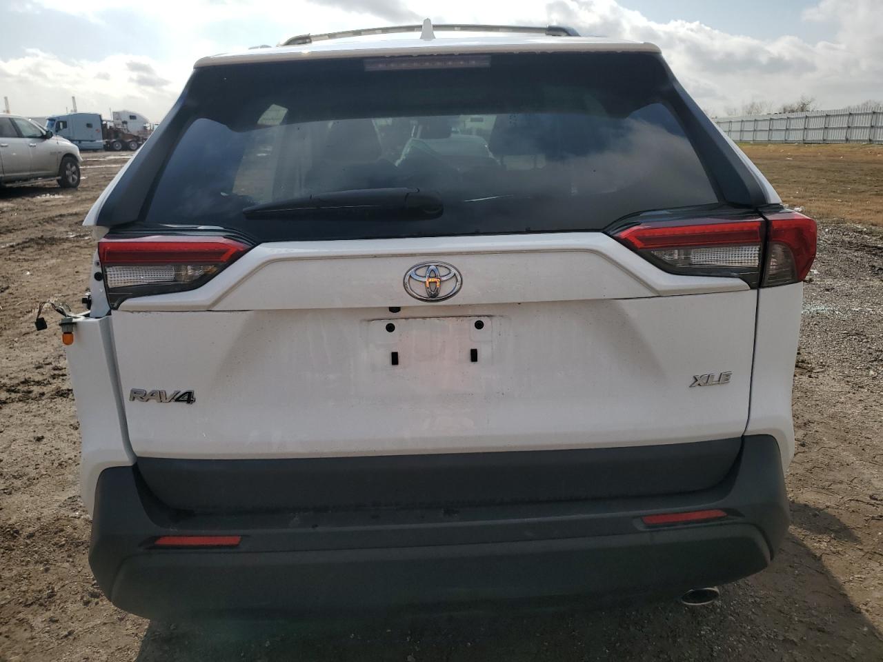 2024 TOYOTA RAV4 XLE VIN:2T3W1RFV6RW306370