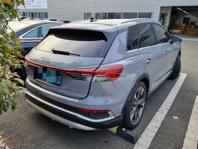 2022 Audi e-tron VIN: