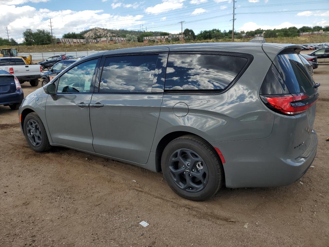 2022 CHRYSLER PACIFICA HYBRID TOURING L VIN:2C4RC1L7XNR232647