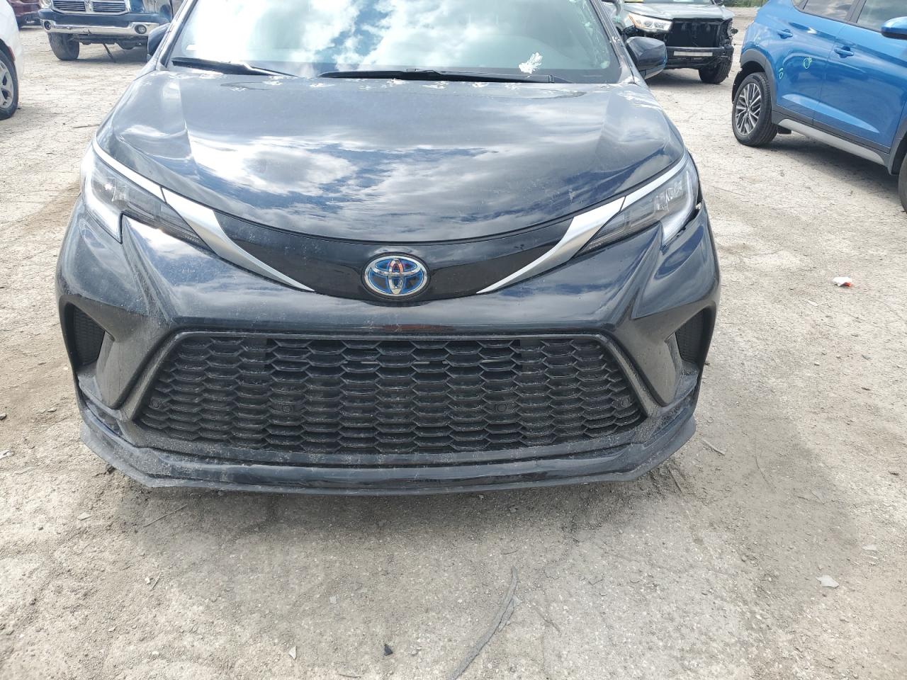 2022 TOYOTA SIENNA XSE VIN:5TDXRKEC1NS076141