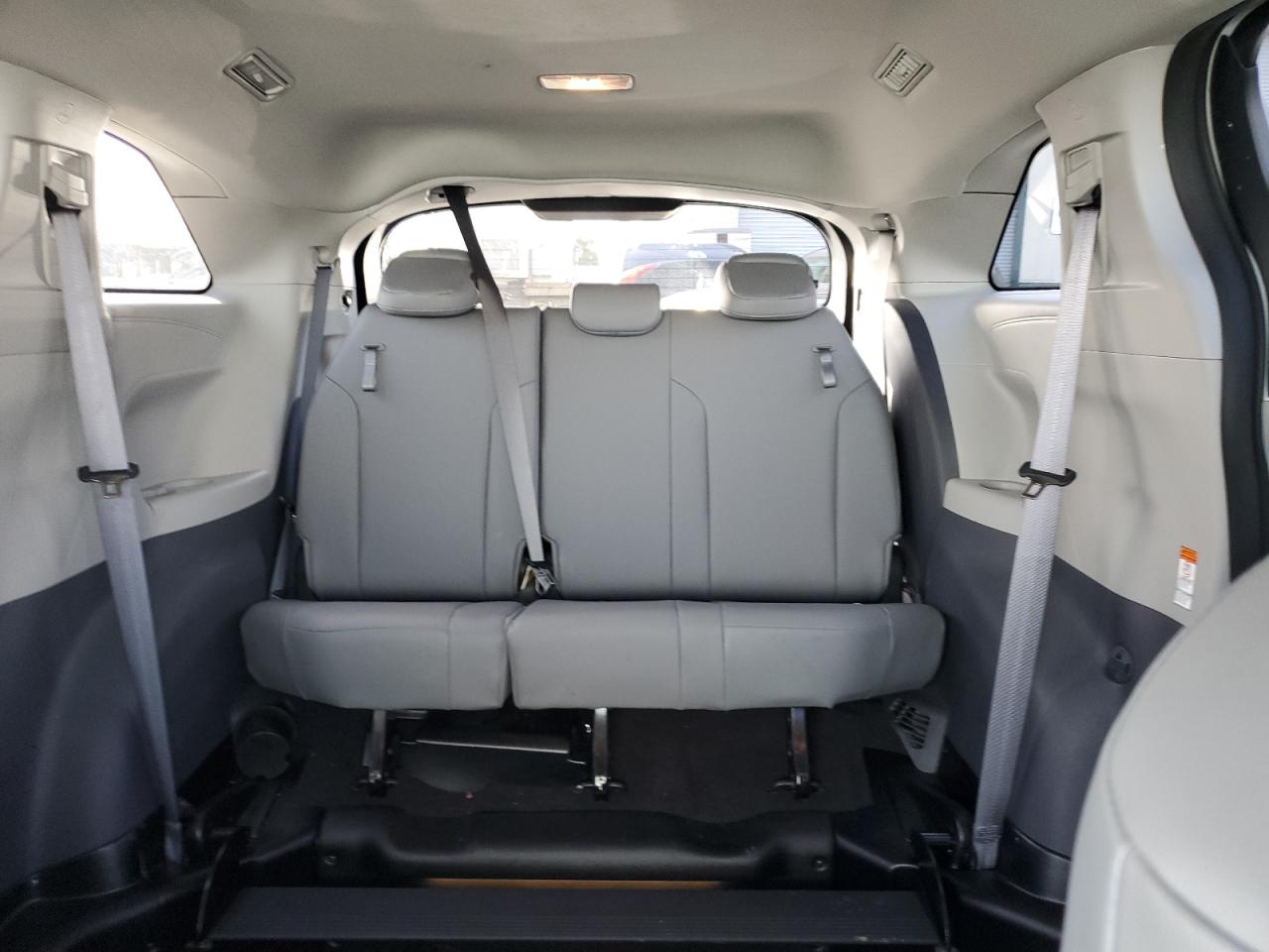 2022 TOYOTA SIENNA XLE VIN:5TDYRKEC1NS100250