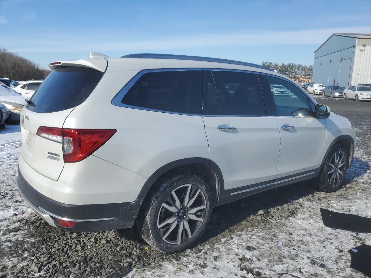 2022 HONDA PILOT TOURING VIN:5FNYF6H98NB011117