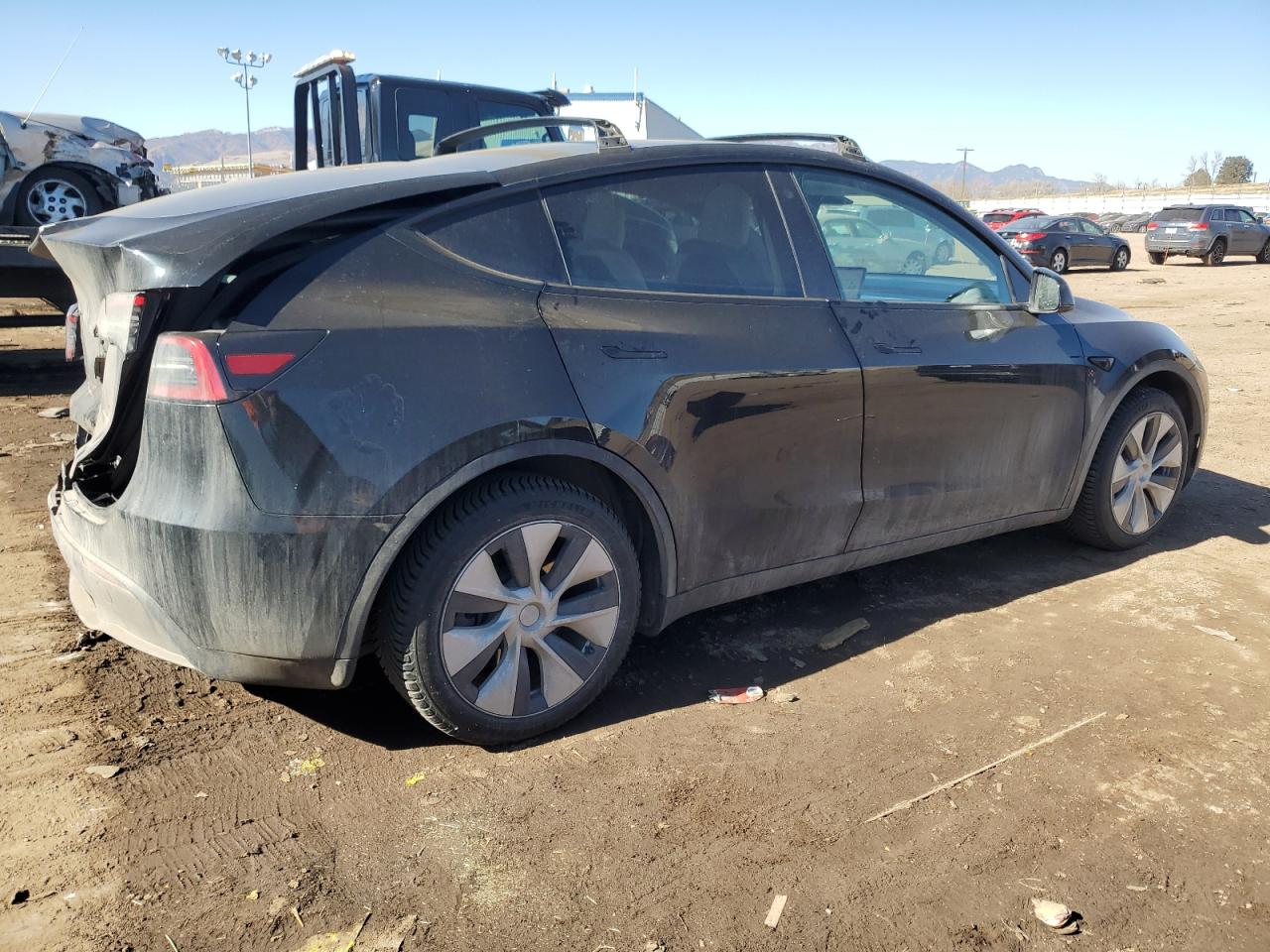 2023 TESLA MODEL Y  VIN:7SAYGAEE3PF641604