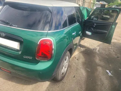 2021 MINI Cooper WMWXV7106M2N70129 VIN:WMWXV7106M2N70129