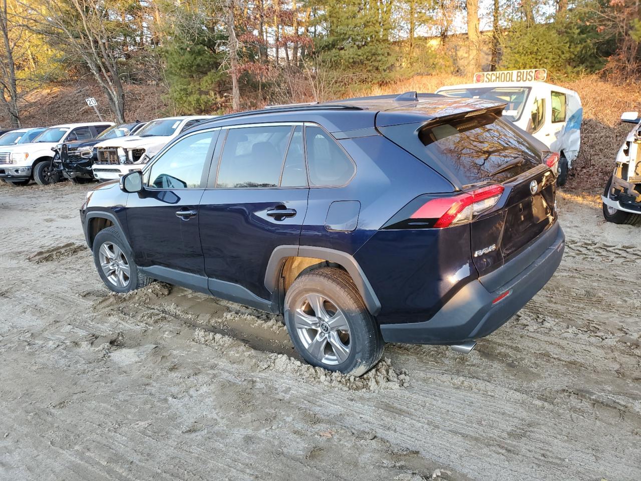 2022 TOYOTA RAV4 XLE VIN:2T3P1RFV0NW274532