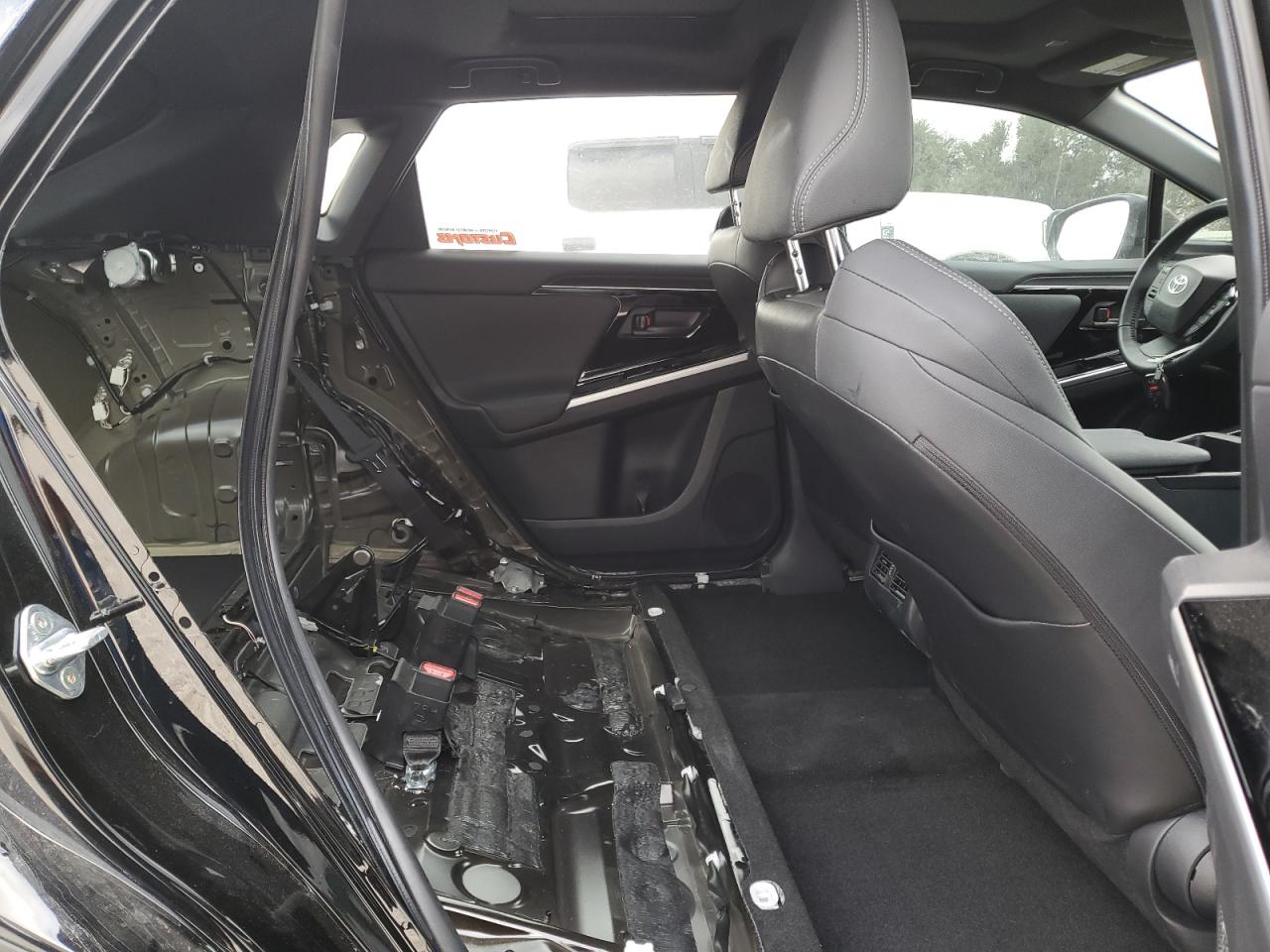 2024 TOYOTA BZ4X XLE VIN:JTMAAAAA9RA031740