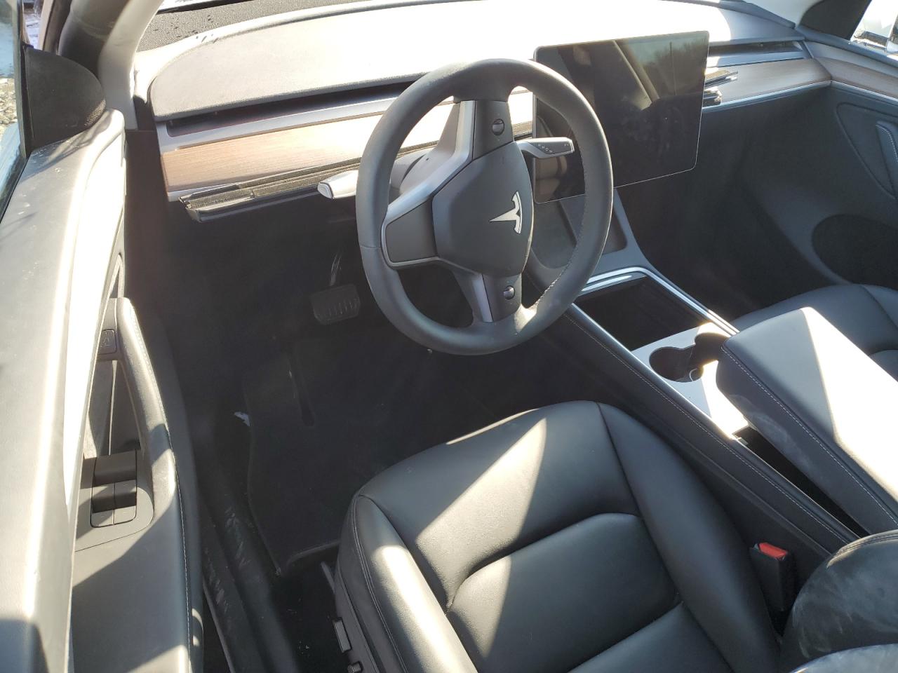 2023 TESLA MODEL Y  VIN:7SAYGDEE2PA121358