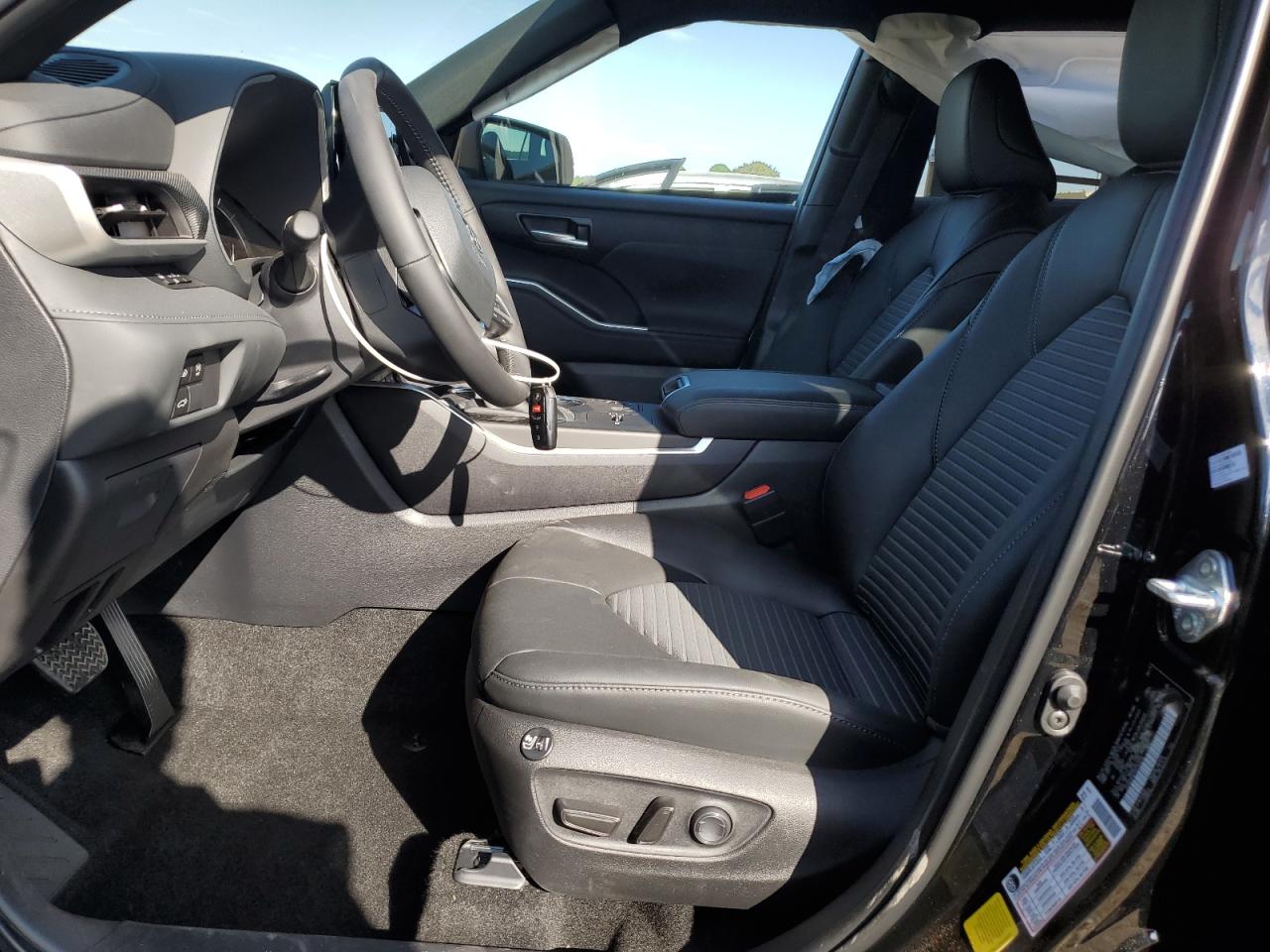 2024 TOYOTA HIGHLANDER LE VIN:5TDKDRAH1RS548458