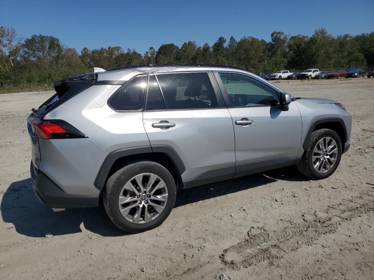 2022 TOYOTA RAV4 XLE PREMIUM VIN:2T3C1RFV6NW227651