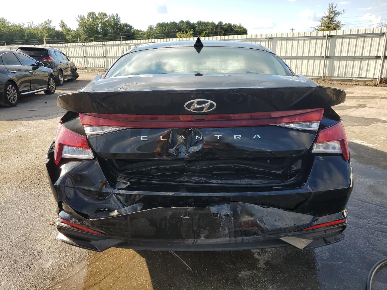 2022 HYUNDAI ELANTRA SE VIN:KMHLL4AG4NU337757