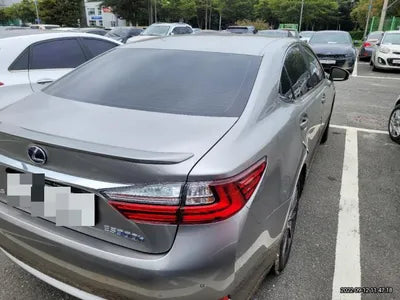 2018 Lexus ES 300 VIN: