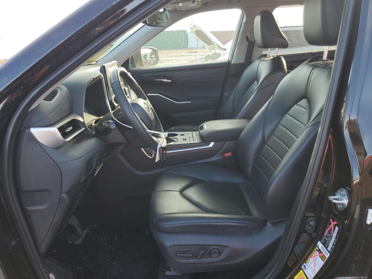 2022 TOYOTA HIGHLANDER XLE VIN:5TDHZRBH0NS577972