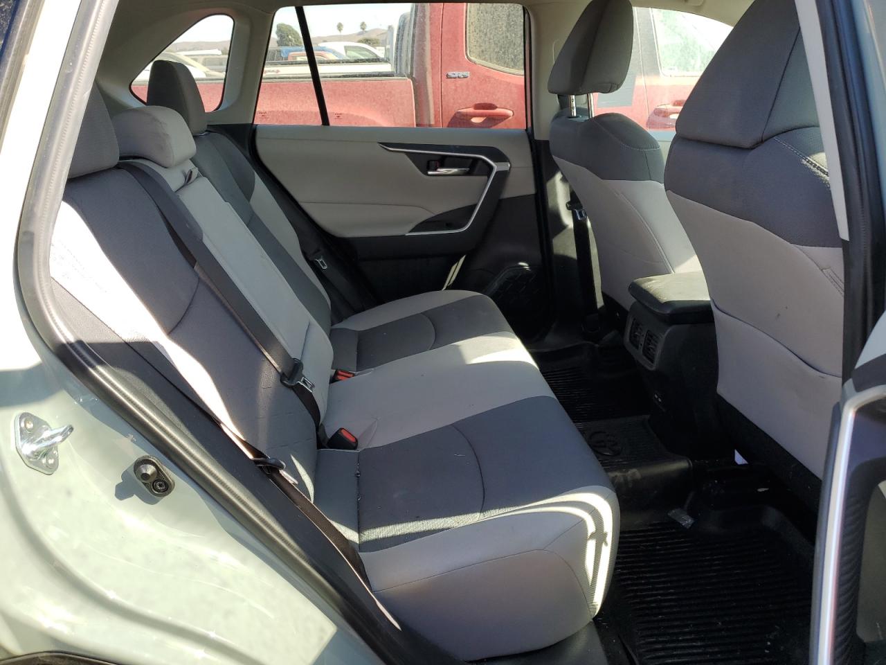 2022 TOYOTA RAV4 XLE VIN:2T3P1RFV1NW295695
