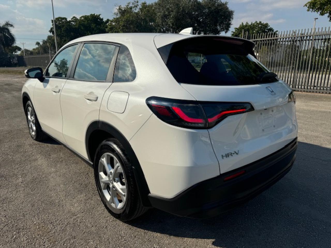 2024 HONDA HR-V LX VIN:3CZRZ1H31RM728528