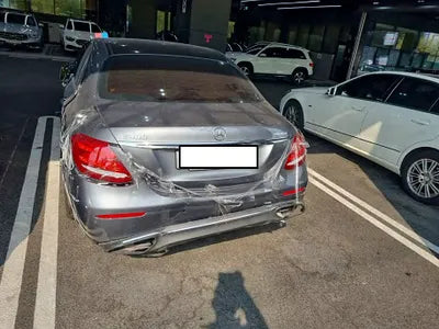 2017 Mercedes-Benz E 300 WDDZF4KB3HA090462 VIN:WDDZF4KB3HA090462