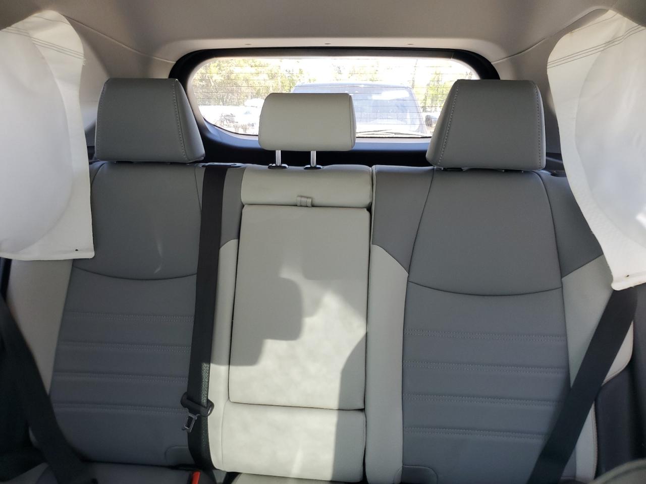 2022 TOYOTA RAV4 XLE PREMIUM VIN:JTMB6RFV4ND059986