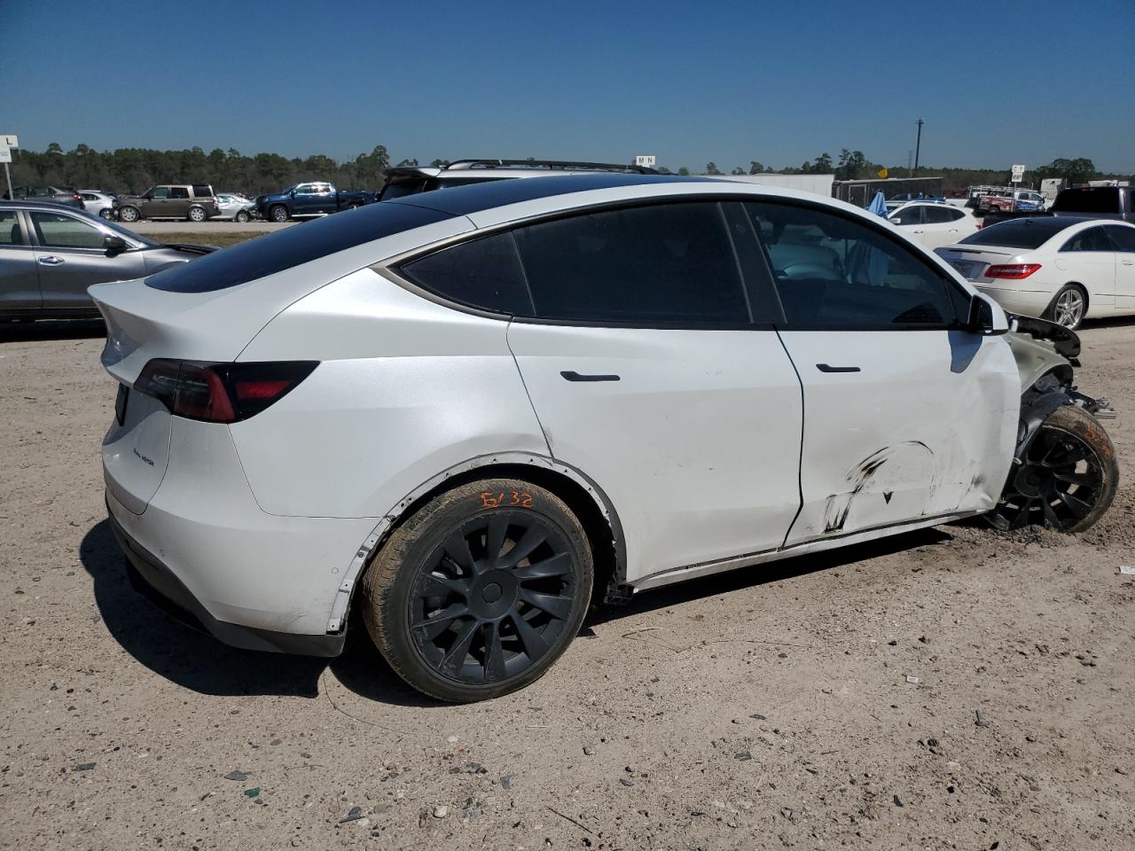 2022 TESLA MODEL Y  VIN:7SAYGDEE5NA011384