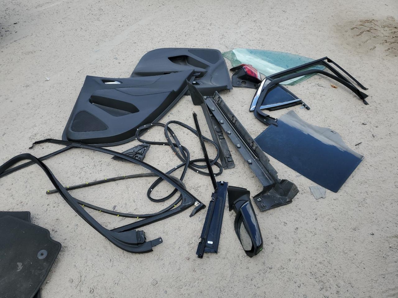 2022 CHEVROLET EQUINOX LT VIN:3GNAXUEV4NL262651