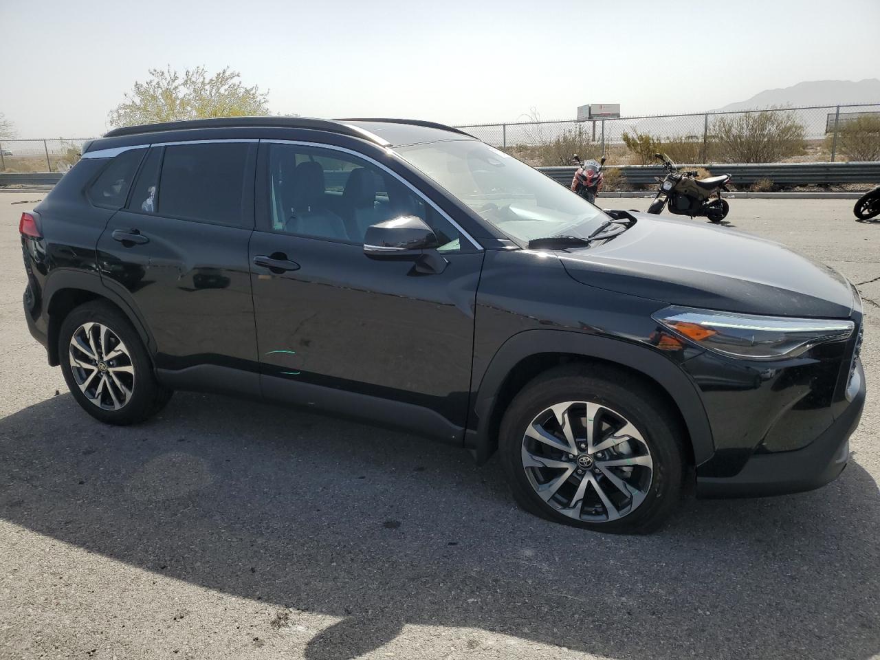 2023 TOYOTA COROLLA CROSS XLE VIN:7MUDAABG2PV062401